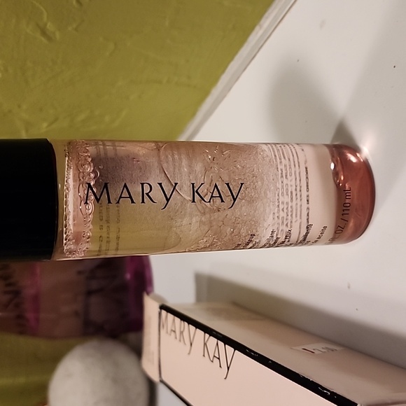 Mary Kay oil-free makeup remover New in box 3.75 fl oz - Picture 2 of 5
